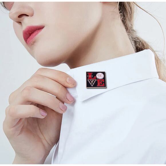 Harry Potter LOVE Platform 9.75 Enamel Pins 188 - Picture 4 of 6